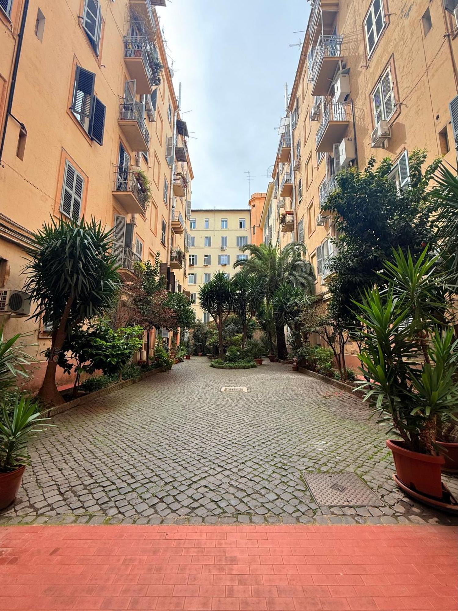 Vertex Suite Roma
